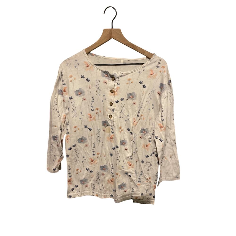 Women’s floral large Tee with three-quarter length sleeves